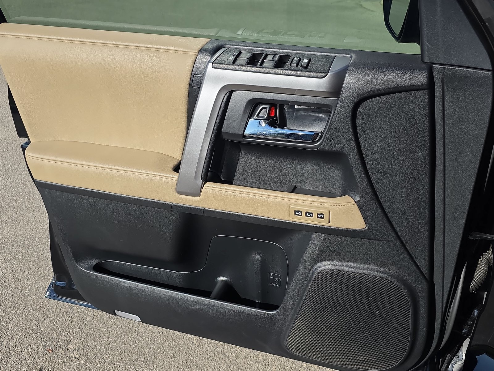 Used 2024 Toyota 4Runner Limited RWD image 24