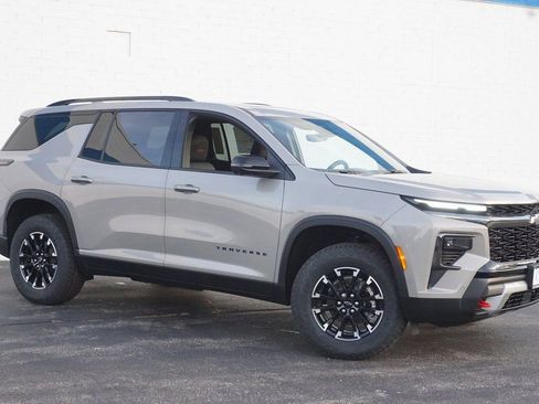 New 2026 Chevrolet Traverse Z71 w/ Enhanced Driving Package image 3