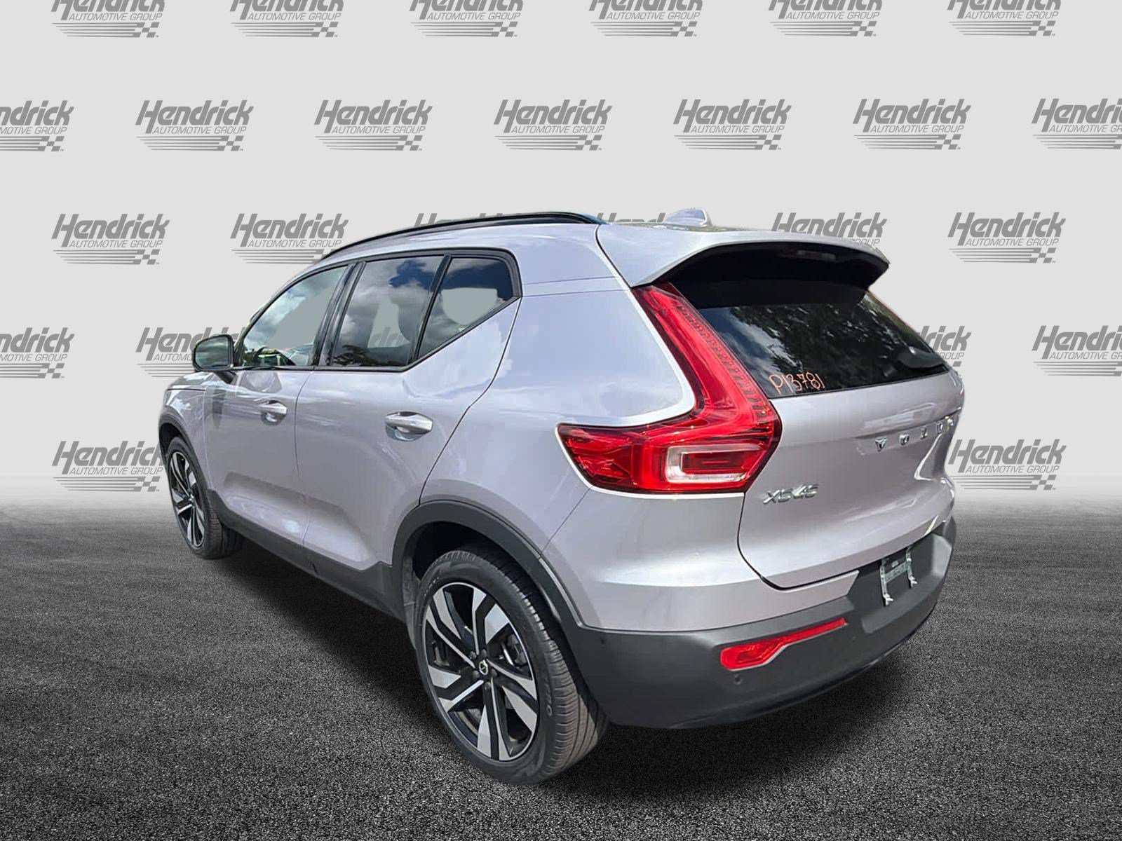 Used 2026 Volvo XC40 B5 Ultra AWD/4WD image 11