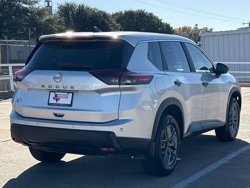 Certified 2025 Nissan Rogue S image 9