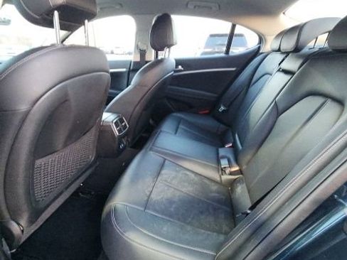 Used 2025 Genesis G70 2.5T image 10