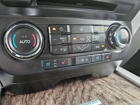 Used 2018 Ford F250 Lariat w/ Lariat Ultimate Package AWD/4WD image 48
