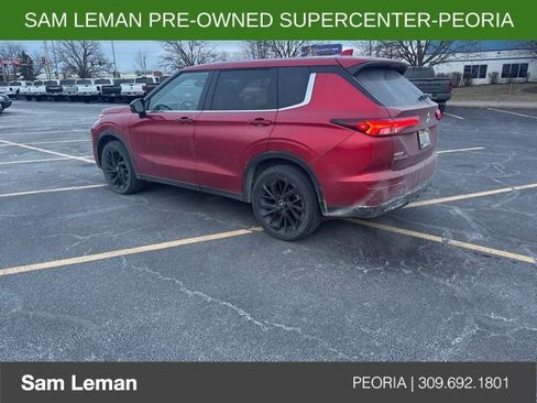 Used 2024 Mitsubishi Outlander SE Black Edition image 4