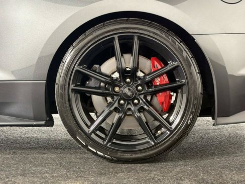 Used 2020 Ford Mustang Shelby GT500 w/ Technology Package RWD image 12