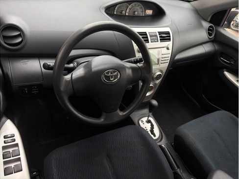 Used 2007 Toyota Yaris S FWD image 2