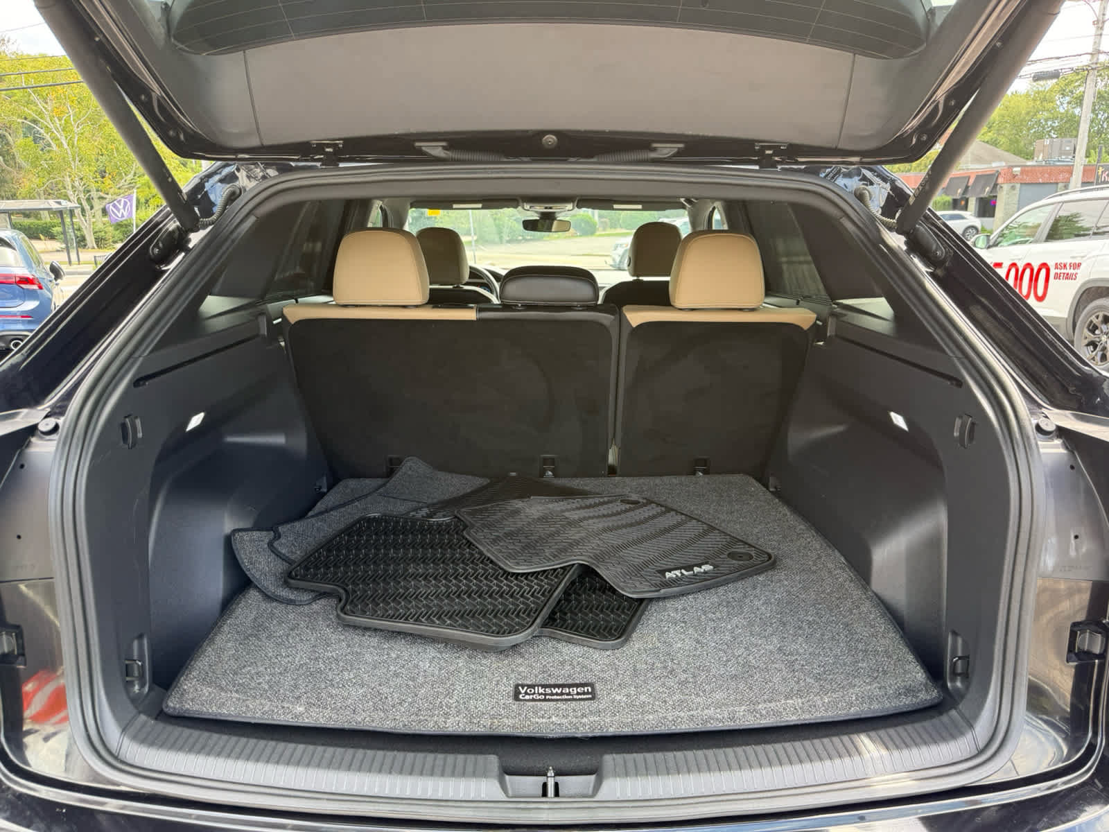 Used 2024 Volkswagen Atlas Cross Sport SE w/ Panoramic Sunroof Package AWD/4WD image 13