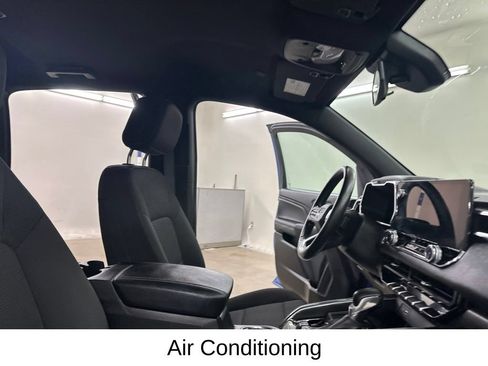 Used 2025 GMC Canyon Elevation RWD image 23