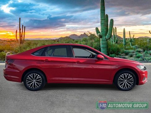 Used 2019 Volkswagen Jetta SE FWD image 2