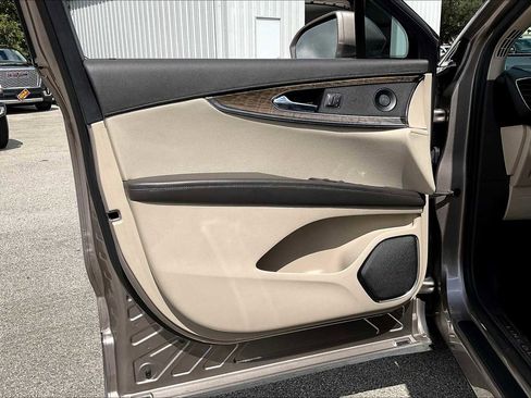 Used 2019 Lincoln Nautilus Reserve image 19