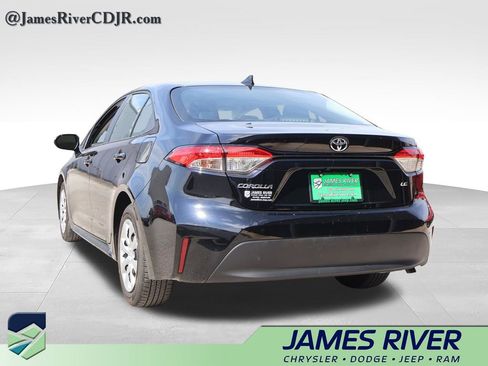 Used 2026 Toyota Corolla LE FWD image 3