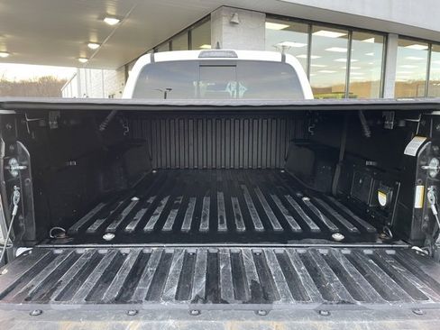 Used 2022 Toyota Tacoma SR5 image 29