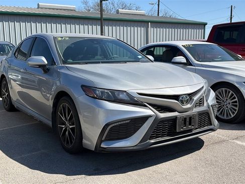 Certified 2023 Toyota Camry SE image 3