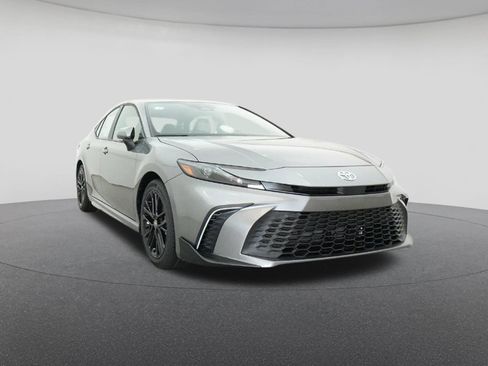 New 2026 Toyota Camry SE image 30