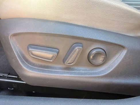 Used 2021 Toyota Camry SE image 13