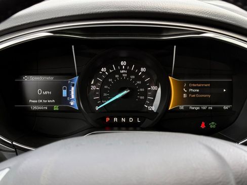 Used 2018 Ford Fusion SE w/ Equipment Group 602A FWD image 29