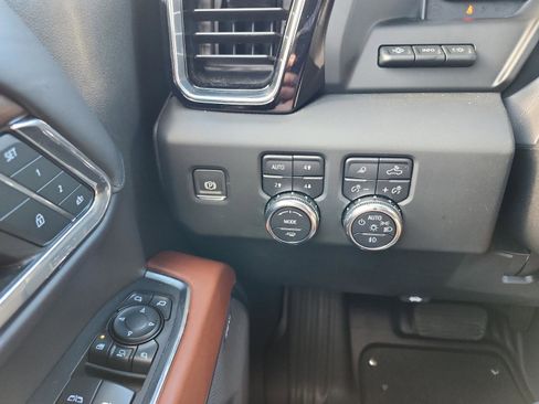 Certified 2024 GMC Sierra 2500 Denali Ultimate image 26