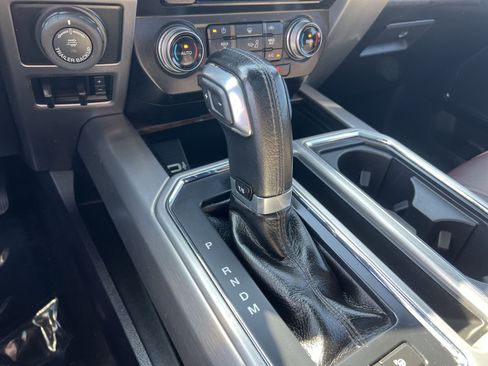 Used 2017 Ford F150 Platinum w/ Equipment Group 701A Luxury AWD/4WD image 22