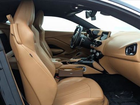 Used 2020 Aston Martin V8 Vantage Coupe image 19