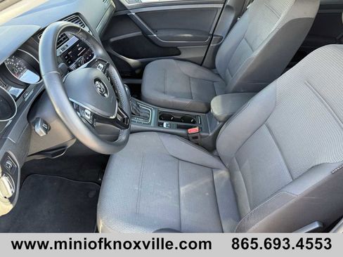 Used 2019 Volkswagen e-Golf SE image 10