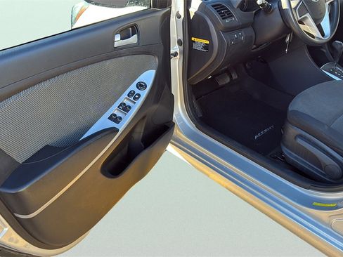 Used 2014 Hyundai Accent GS image 9