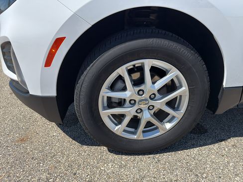 Used 2023 Chevrolet Equinox LT image 9