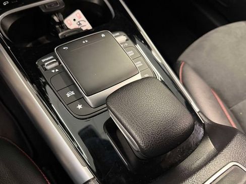 Used 2022 Mercedes-Benz GLA 250 4MATIC image 29
