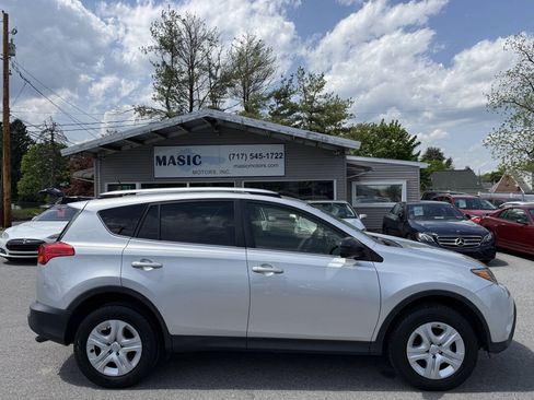 Used 2015 Toyota RAV4 LE FWD image 3