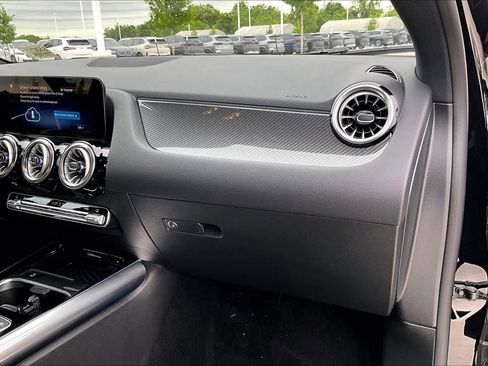 Used 2025 Mercedes-Benz GLA 250 image 17