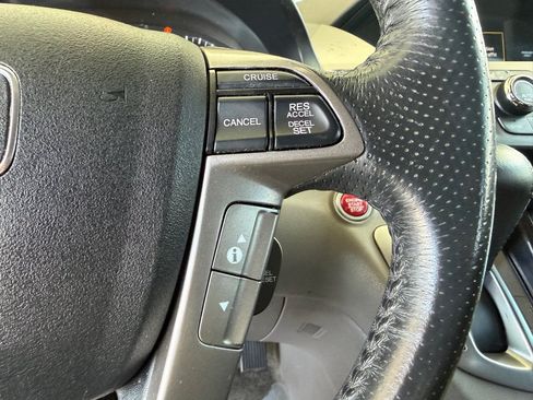 Used 2016 Honda Odyssey Touring Elite image 9