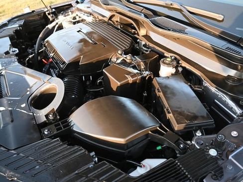 Used 2025 Honda Pilot Touring image 16