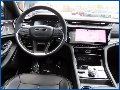 New 2026 Jeep Grand Cherokee Limited w/ Limited Altitude Package AWD/4WD image 11