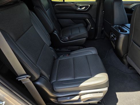 Used 2023 Chevrolet Tahoe High Country AWD/4WD image 29
