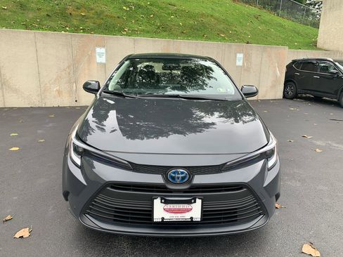 Used 2025 Toyota Corolla LE w/ LE Premium Package image 7