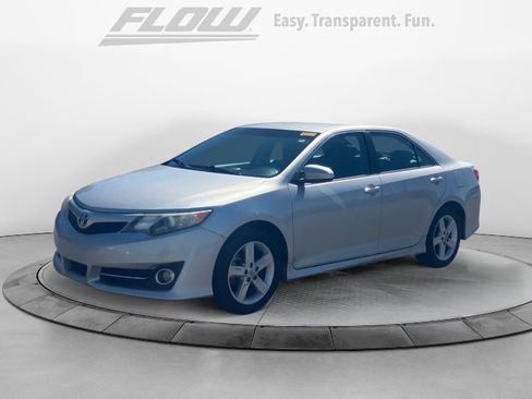 Used 2014 Toyota Camry SE image 4