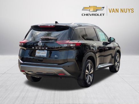 Used 2023 Nissan Rogue SL w/ SL Premium Package FWD image 5