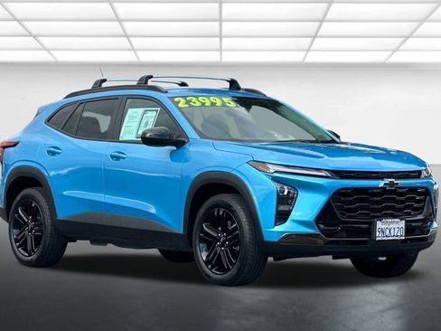 Used 2025 Chevrolet Trax ACTIV w/ Driver Confidence Package image 1