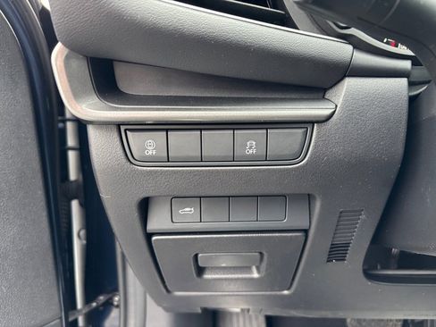 Used 2022 MAZDA MAZDA3 s image 17