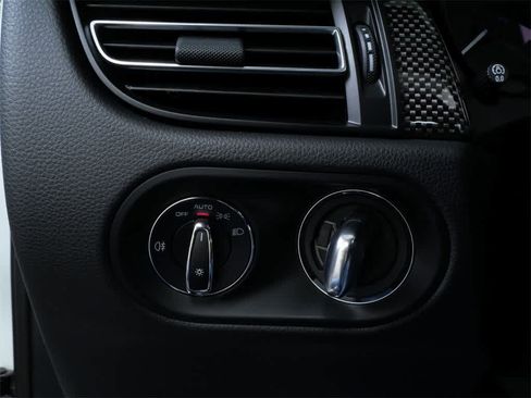 Used 2025 Porsche Macan image 22