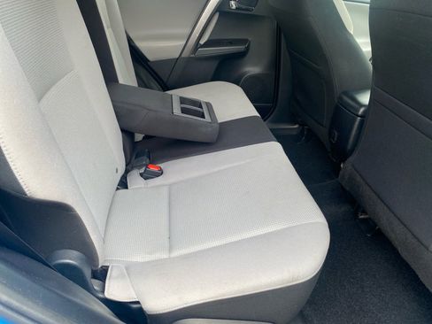 Used 2018 Toyota RAV4 XLE AWD/4WD image 33
