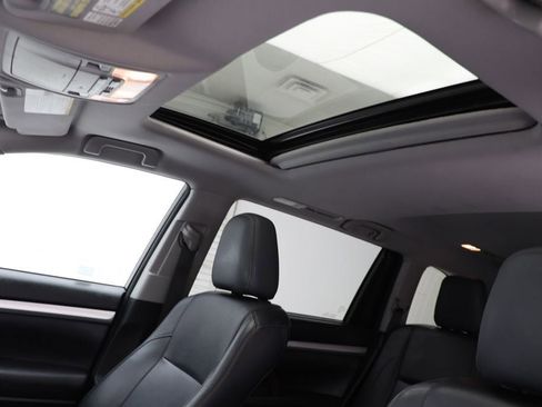 Used 2015 Toyota Highlander XLE image 17