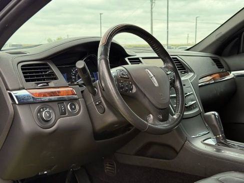 Used 2013 Lincoln MKS image 20