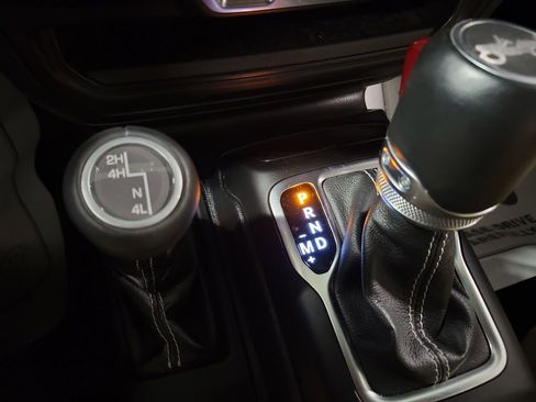 Used 2019 Jeep Wrangler Unlimited Sahara w/ LED Lighting Group image 16