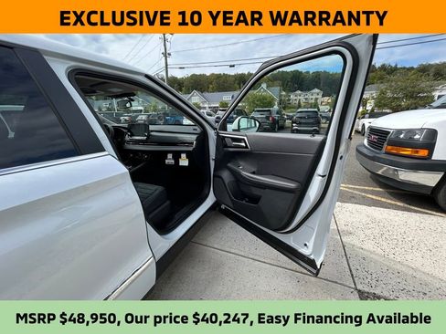 New 2025 Mitsubishi Outlander SE image 24