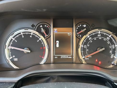 Used 2023 Toyota 4Runner TRD Off-Road Premium w/ Moonroof Package AWD/4WD image 17