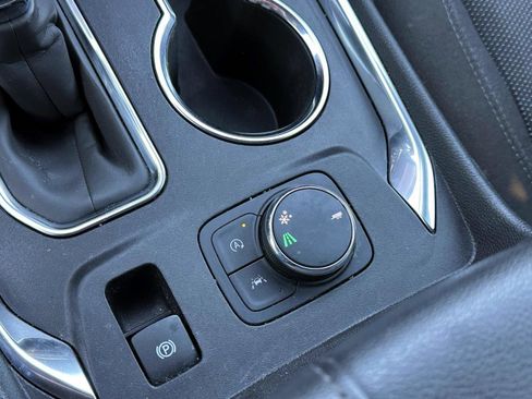 Certified 2023 Chevrolet Traverse LT image 26