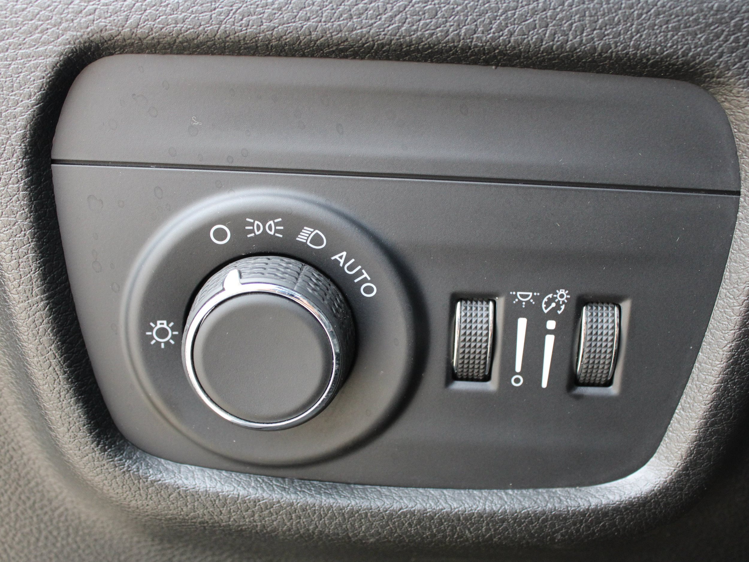 Used 2023 Jeep Grand Cherokee Altitude AWD/4WD image 33
