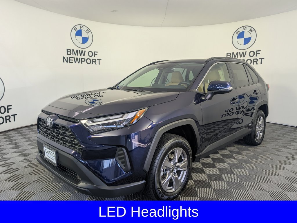 Used 2025 Toyota RAV4 XLE w/ Convenience Package AWD/4WD image 4
