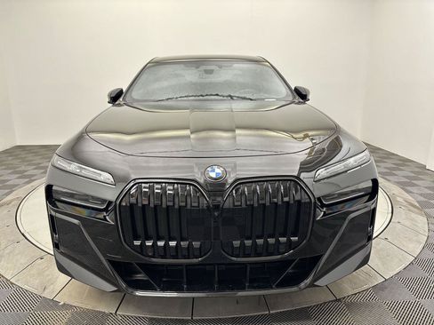 Used 2026 BMW 760i xDrive w/ Executive Package AWD/4WD image 14