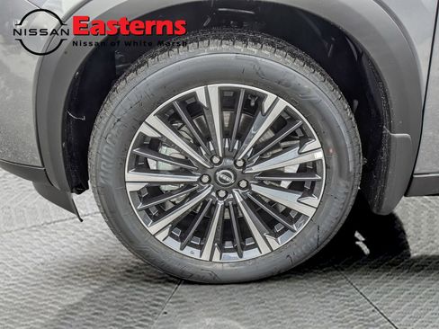 New 2026 Nissan Pathfinder Platinum image 25