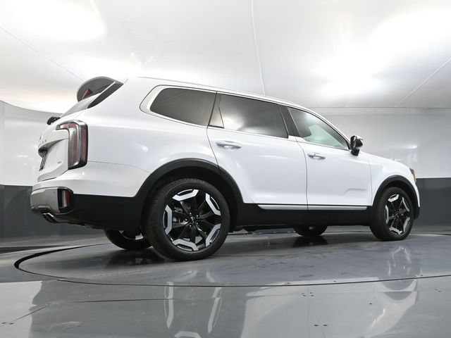 Used 2024 Kia Telluride EX w/ EX Captain's Chair Package AWD/4WD image 57